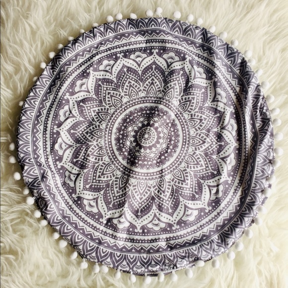 Other - NWOT✨ Round Medallion Pillow Cover with Poms